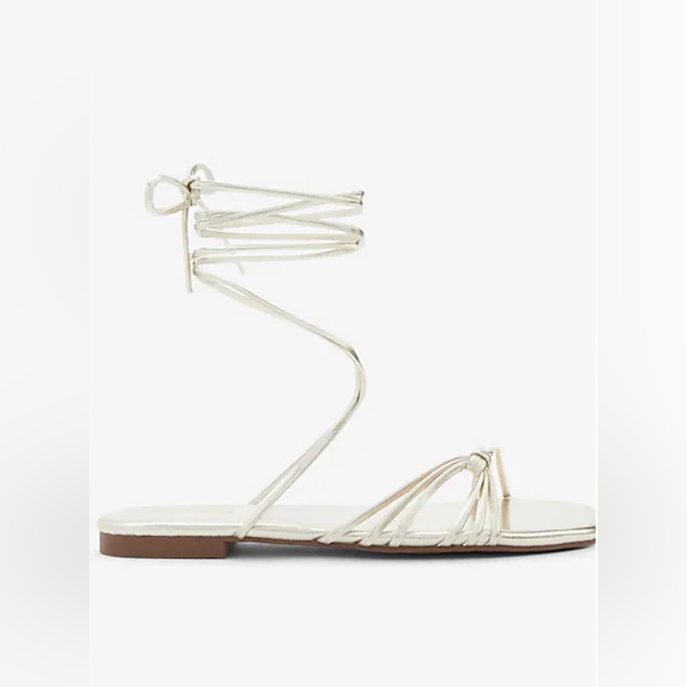 Strappy tie up sandals ⭐️